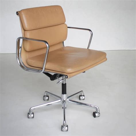 eames ea 217.